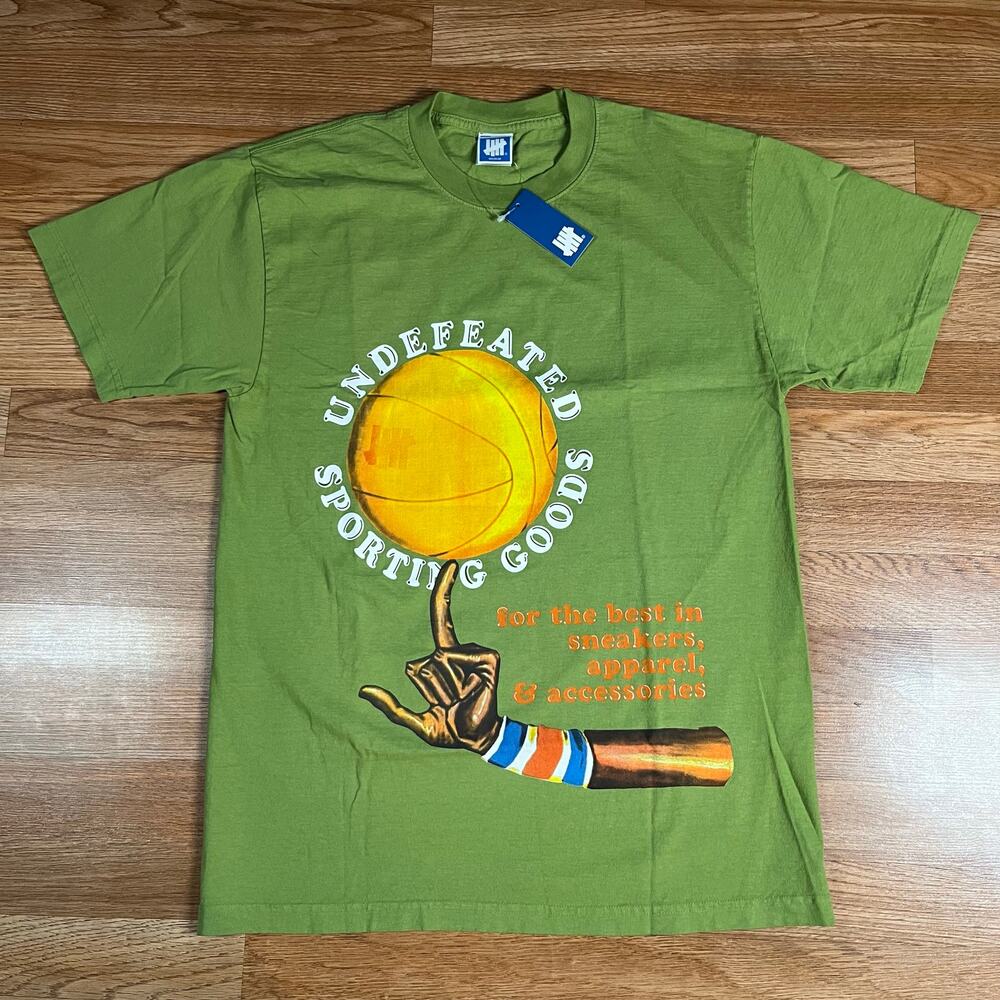 Undefeated Sporting Goods Green Basketball T Shirt Men’s Sz M‎ New